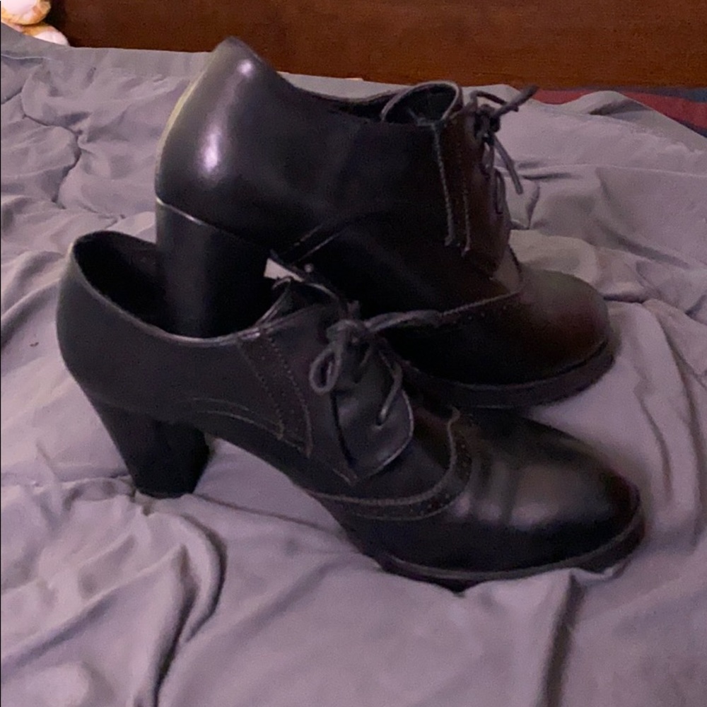 High Heeled Saddle Shoes Size 9 1/2
